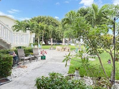 145 Dorchester G, West Palm Beach, FL 33417 Outdoor Shared Patio