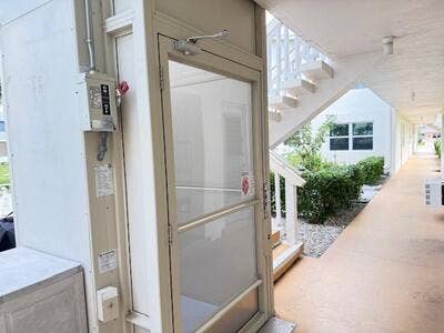 145 Dorchester G, West Palm Beach, FL 33417 Building Lift