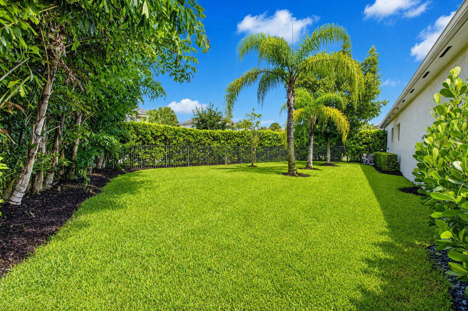 9772 Celtic Sea Lane, Delray Beach, FL 33446 Side Yard