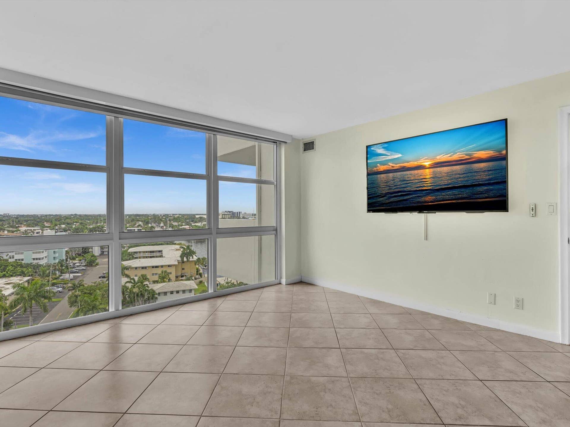 2841 N Ocean Boulevard, #1105, Fort Lauderdale, FL 33308 Floor to Ceiling Windows