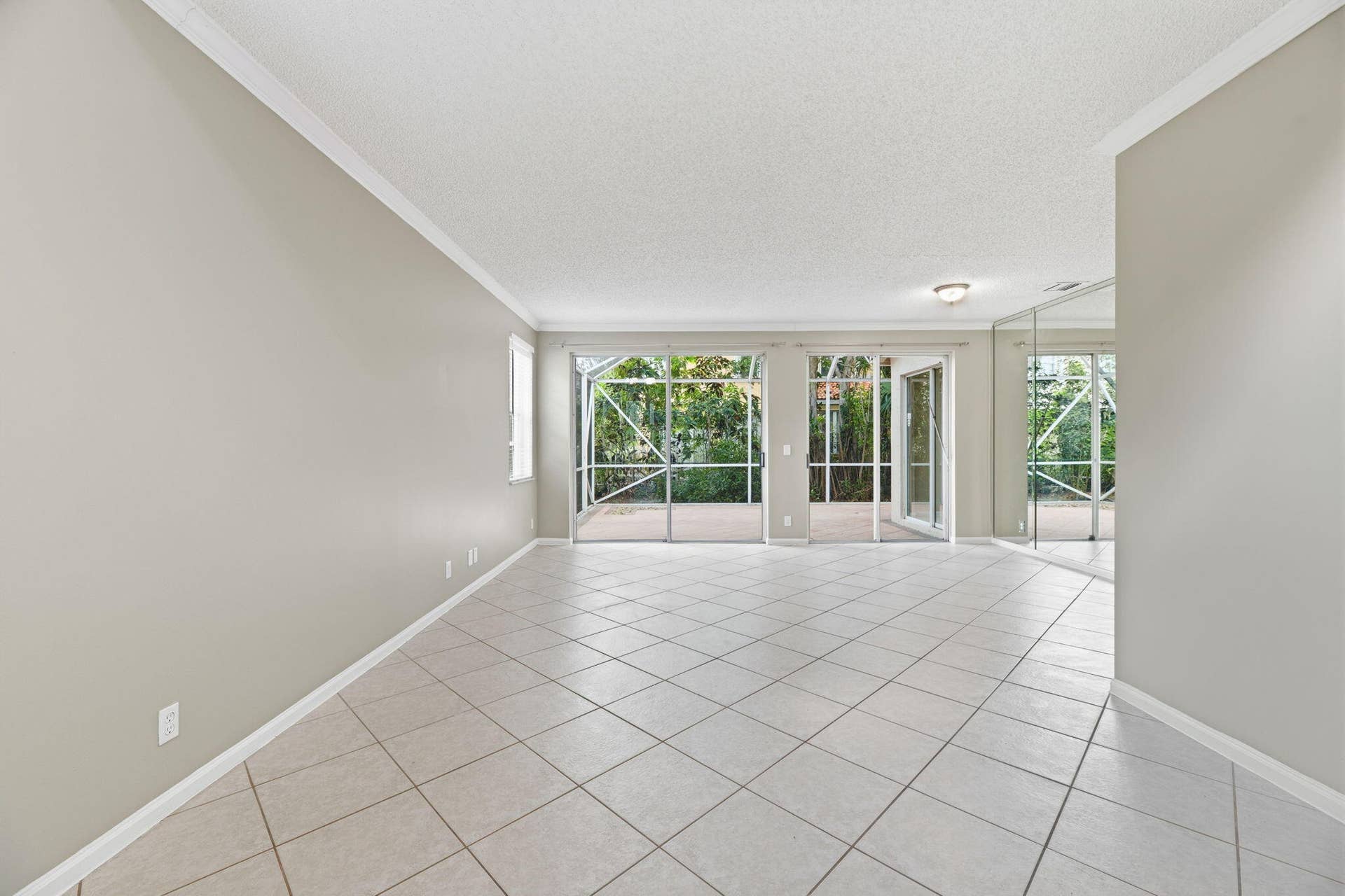 4745 NW 114th Drive, Coral Springs, FL 33076 004_ListerPros