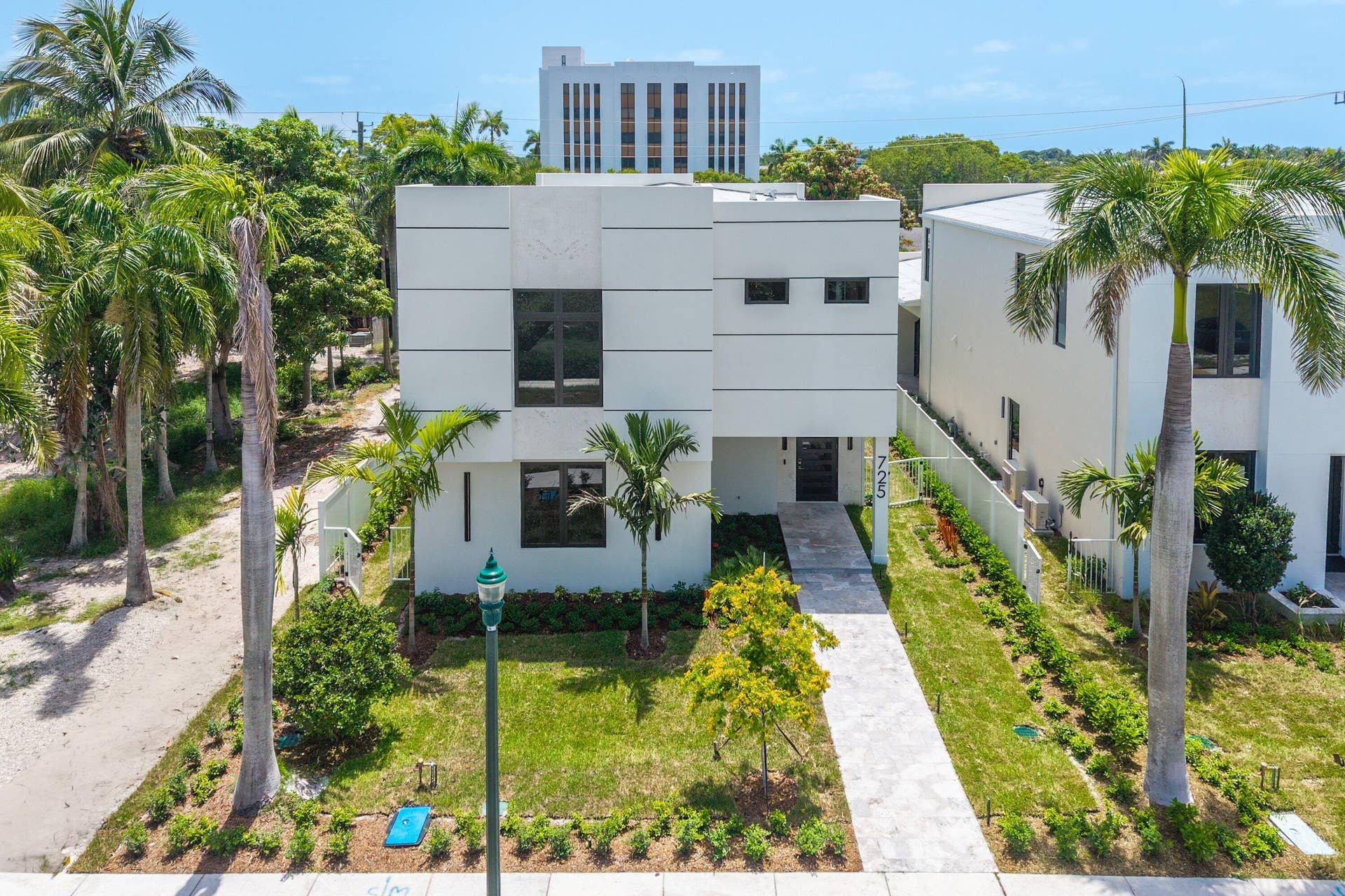 715 SE 4th Avenue, Delray Beach, FL 33483 048-725Southeast4thAvenue-DelrayBeach-FL