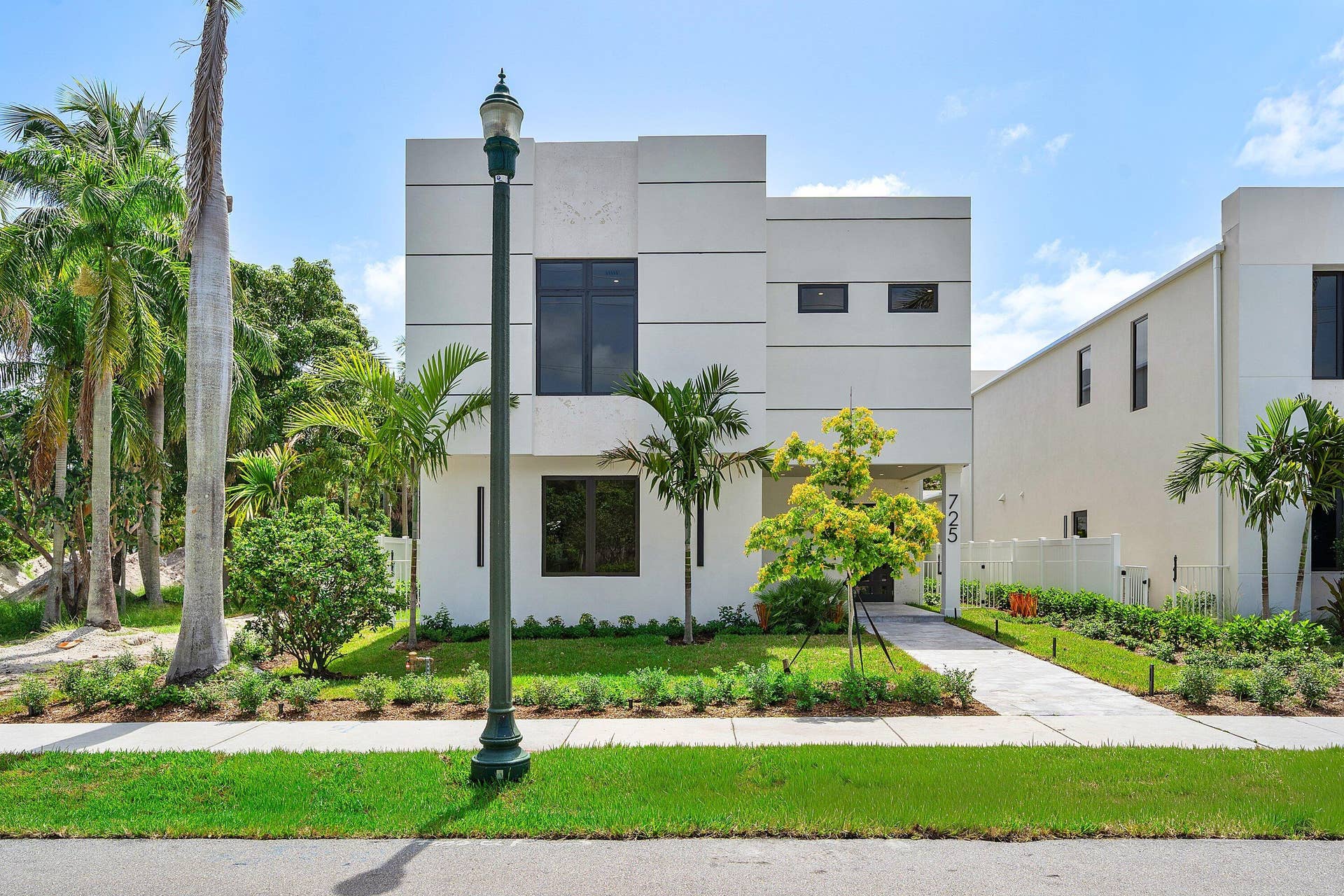 715 SE 4th Avenue, Delray Beach, FL 33483 001-725Southeast4thAvenue-DelrayBeach-FL