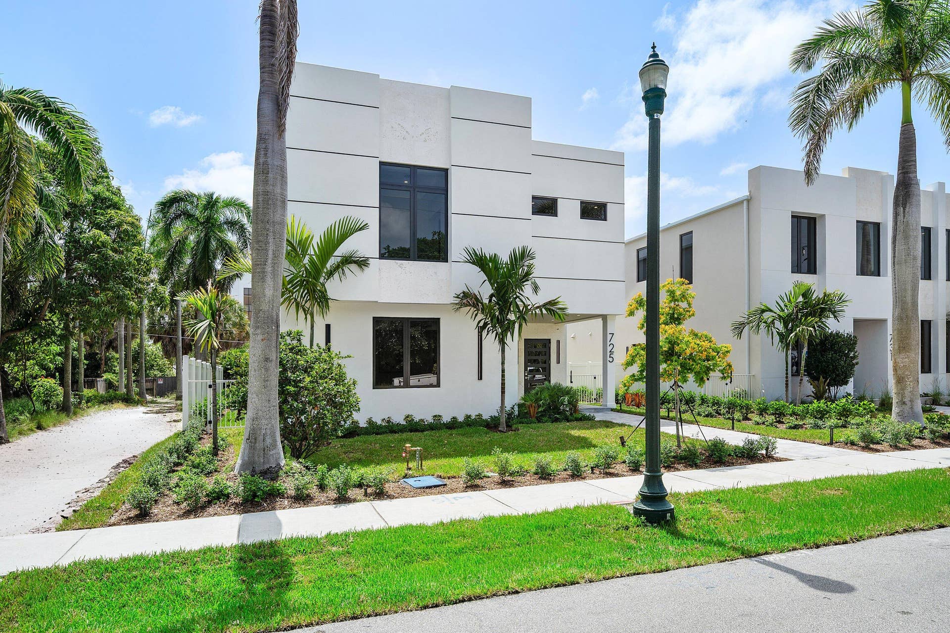 715 SE 4th Avenue, Delray Beach, FL 33483 002-725Southeast4thAvenue-DelrayBeach-FL