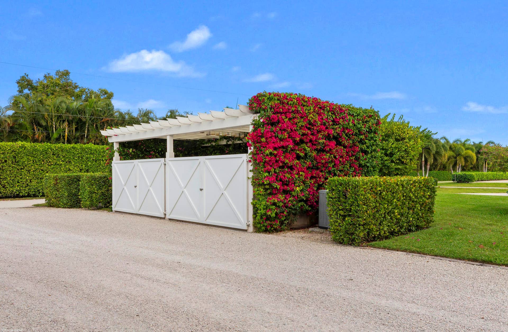 15527 Imperial Point Lane, Wellington, FL 33414 Manure bin