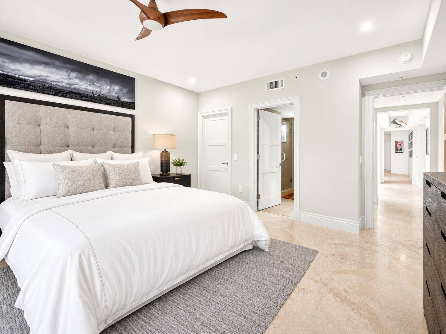 Guest bedroom