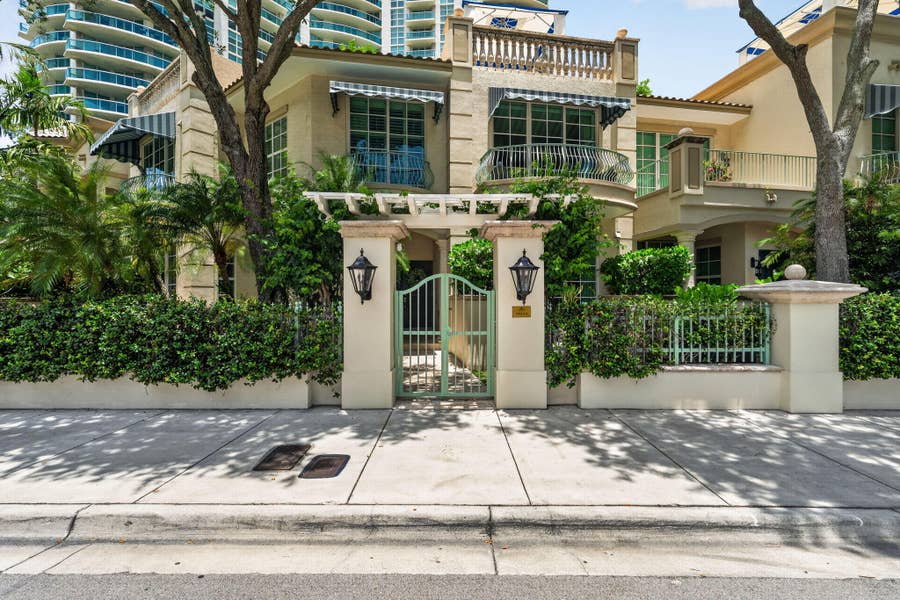 Property photo for 411 N NEW RIVER Drive E, #V-2, Fort Lauderdale, FL
