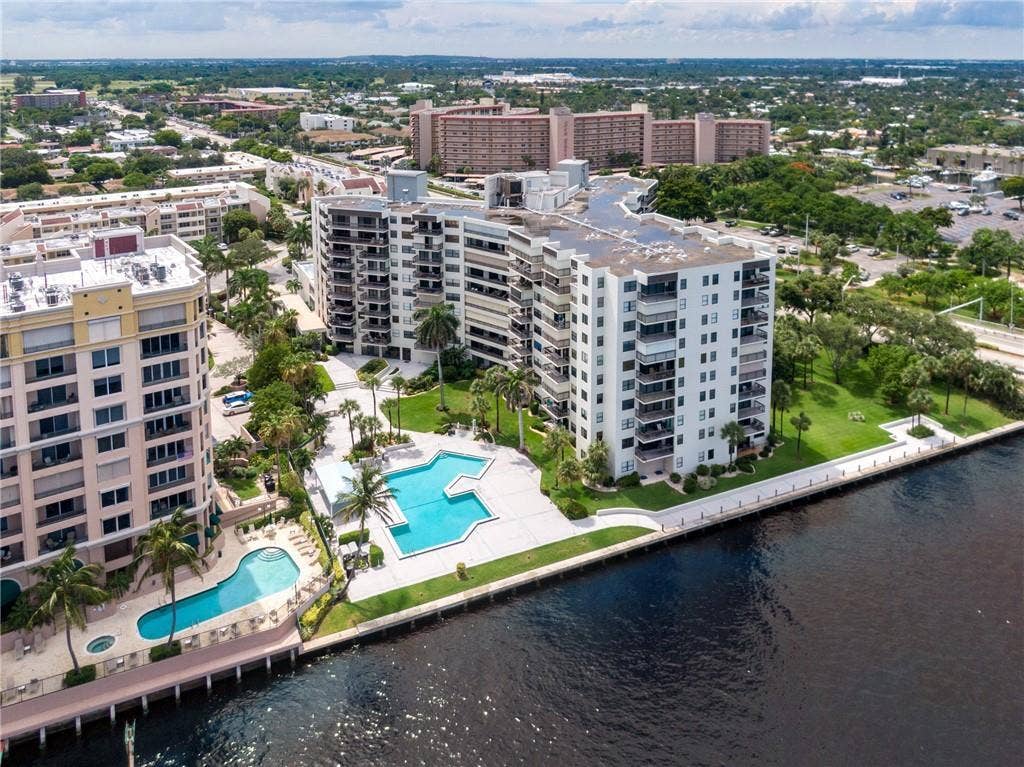 2900 NE 14th Street Causeway, #403, Pompano Beach, FL 33062 Florida Resort style living just a few blocks to the beach.