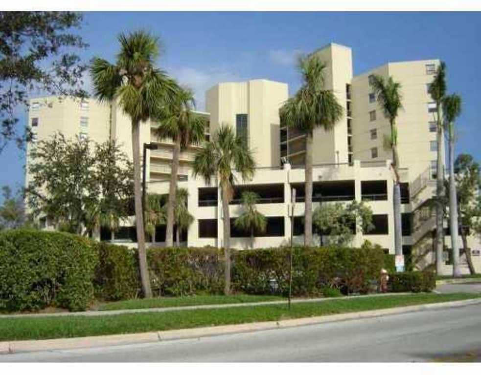 2900 NE 14th Street Causeway, #403, Pompano Beach, FL 33062 Garage parking