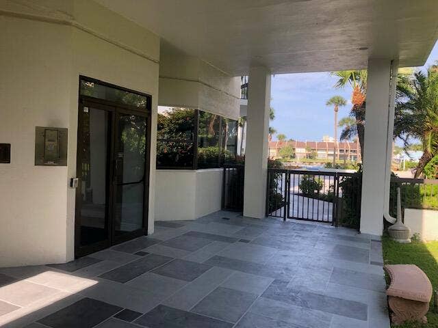2900 NE 14th Street Causeway, #403, Pompano Beach, FL 33062 Entrance