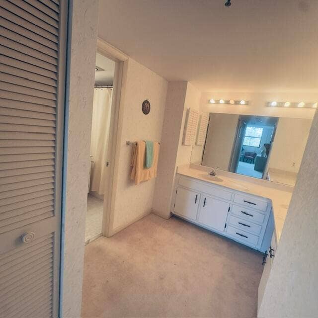 2900 NE 14th Street Causeway, #403, Pompano Beach, FL 33062 Primary dressing area with 2 walk-in closets.