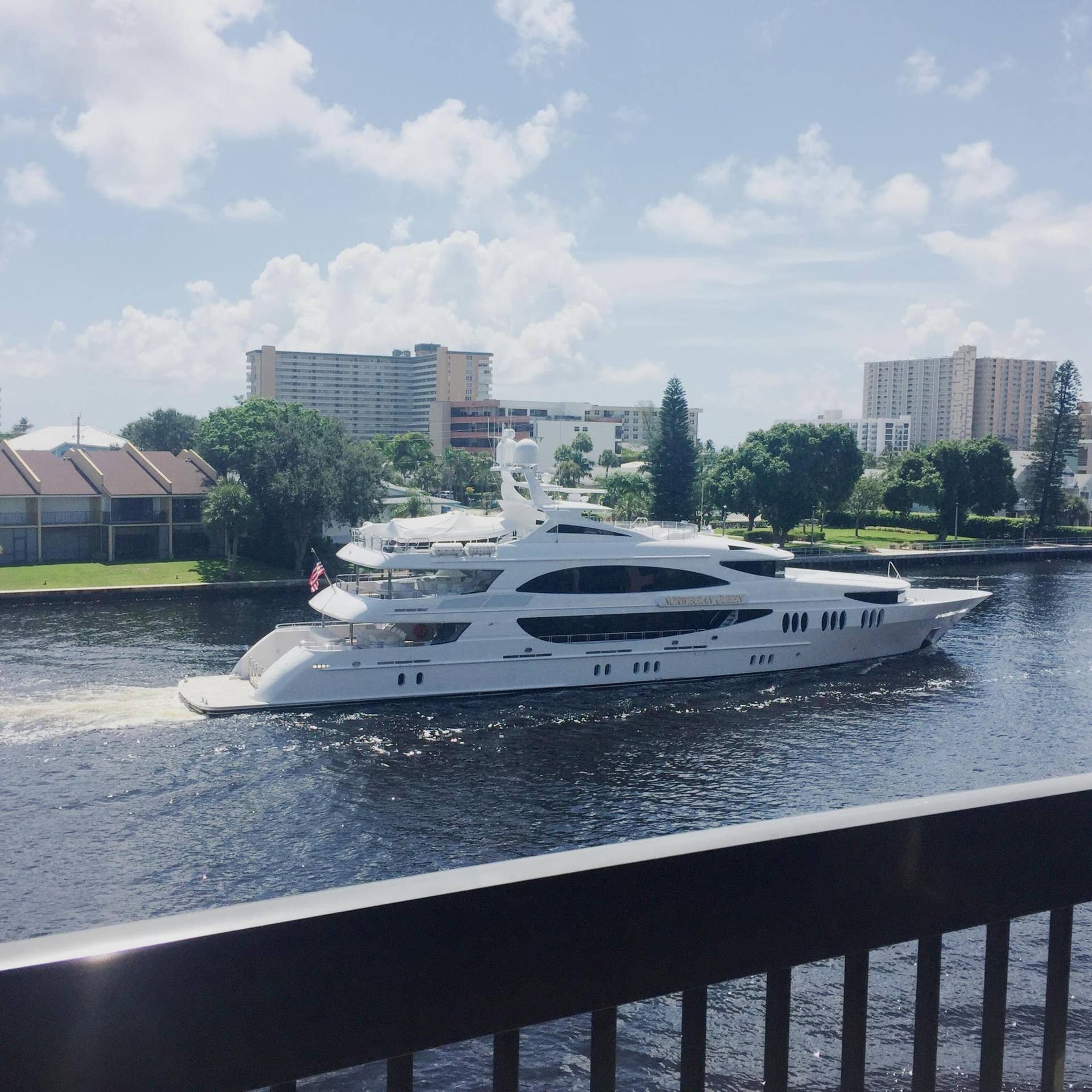 2900 NE 14th Street Causeway, #403, Pompano Beach, FL 33062 Boat parade every day!