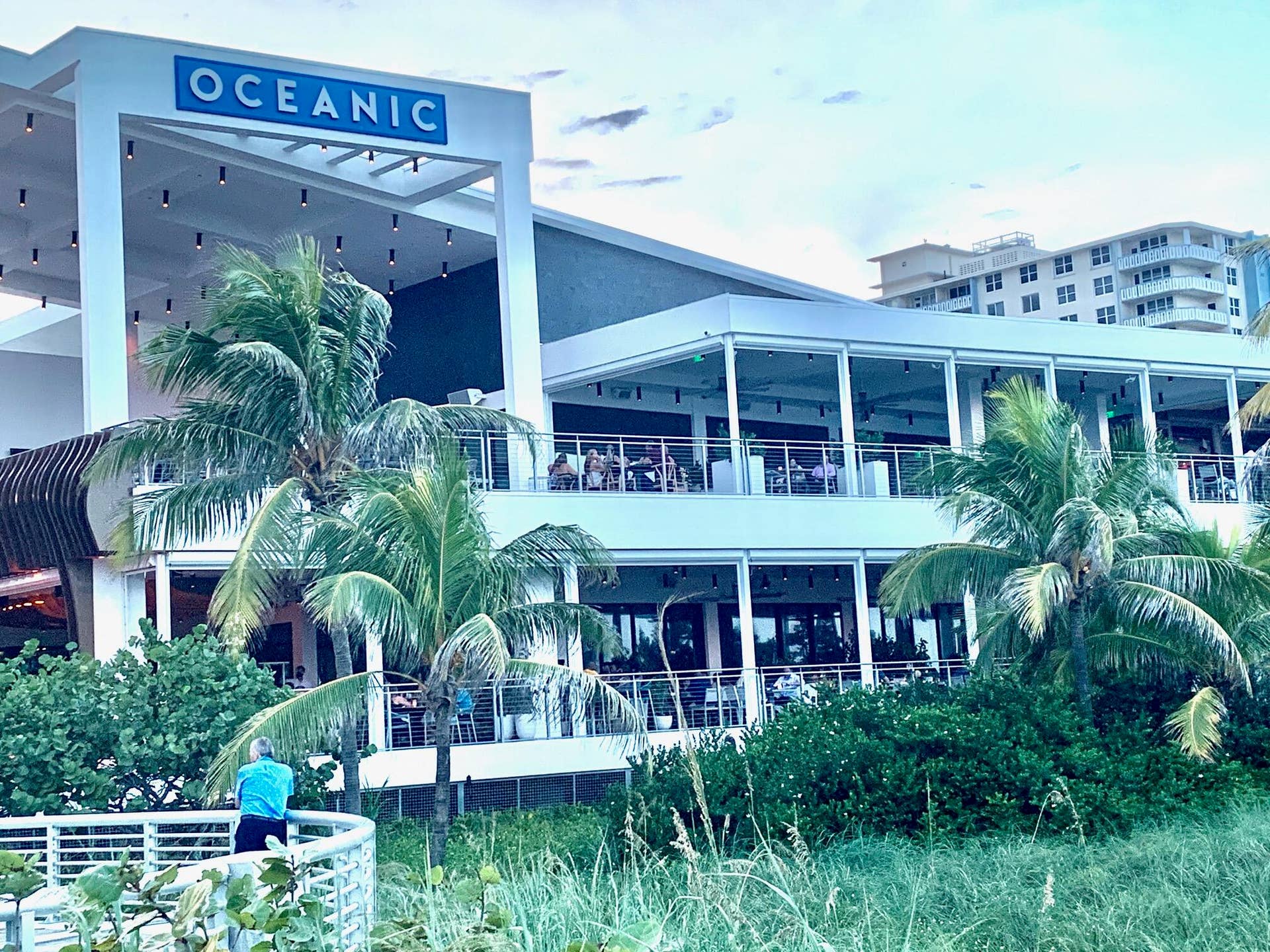 2900 NE 14th Street Causeway, #403, Pompano Beach, FL 33062 Oceanic Restaurant is an upscale restaurant on the beach.