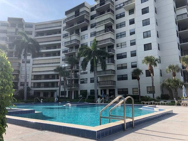 2900 NE 14th Street Causeway, #403, Pompano Beach, FL 33062 Resort style heated pool at Intracoastal waterways. Enjoy a parade of boats as you relax at the pool.