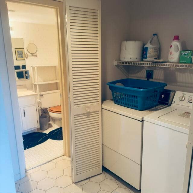 2900 NE 14th Street Causeway, #403, Pompano Beach, FL 33062 Full size washer and dryer in your unit.