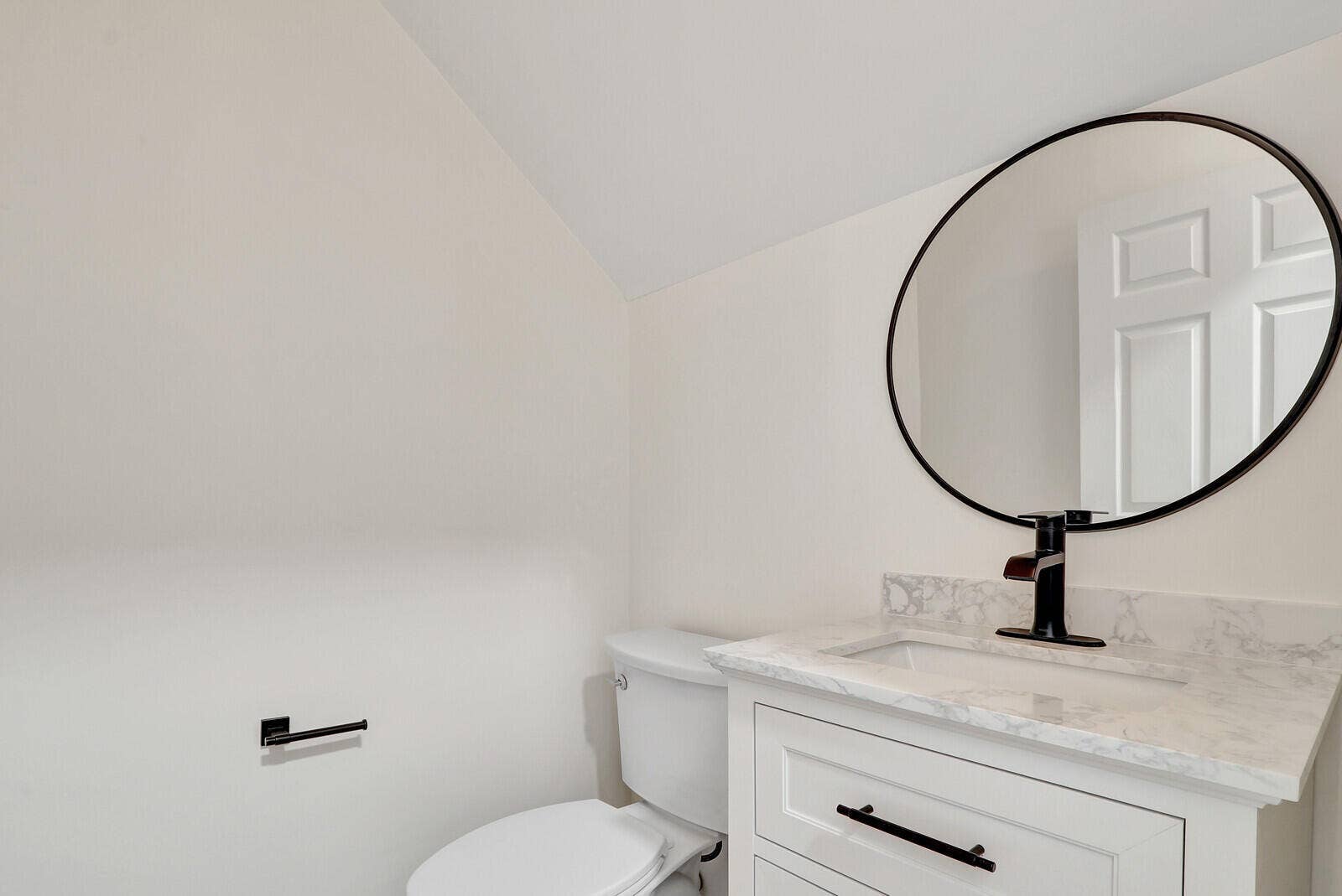 4313 PARKSIDE Drive, Jupiter, Jupiter, FL 33458 1st Floor Powder Room