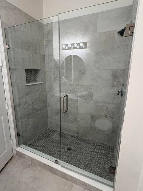 4313 PARKSIDE Drive, Jupiter, Jupiter, FL 33458 shower door enclosure