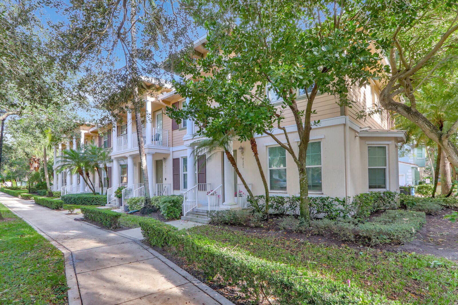 4313 PARKSIDE Drive, Jupiter, Jupiter, FL 33458 Tee-lined Streets