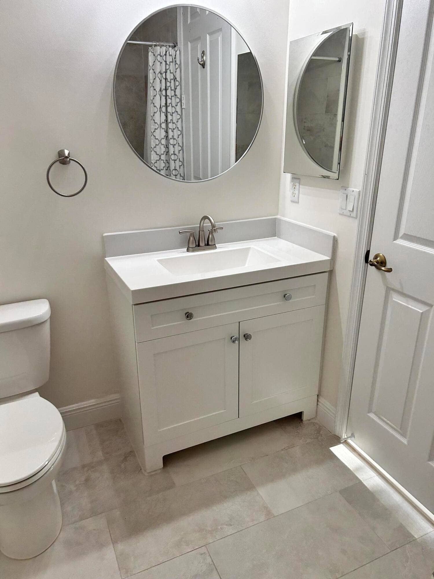 4313 PARKSIDE Drive, Jupiter, Jupiter, FL 33458 Upstairs bath with shower