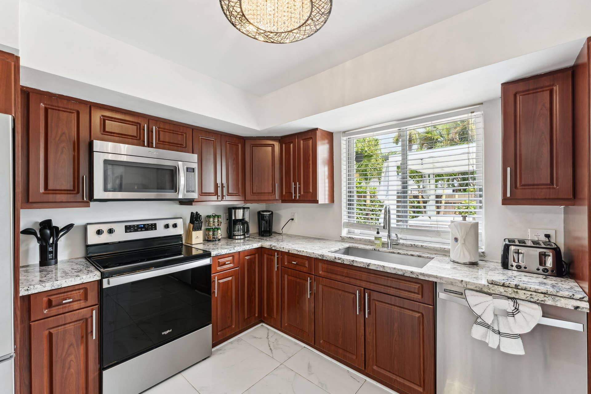 1243 GARFIELD Street, Hollywood, FL 33019 22-web-or-mls-DSC01286