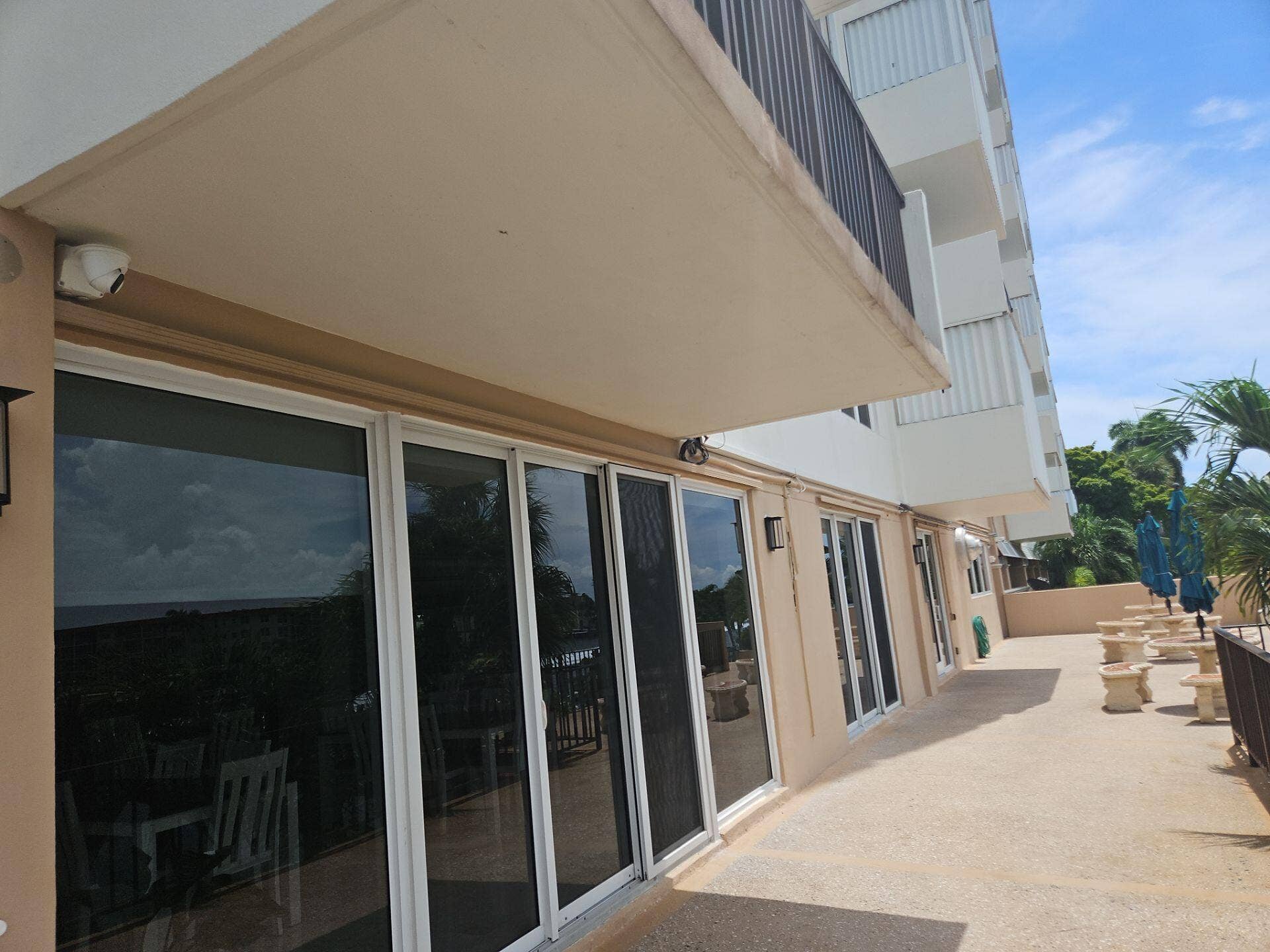 1150 Hillsboro Mile, #812, Hillsboro Beach, FL 33062 clubhouse Patio