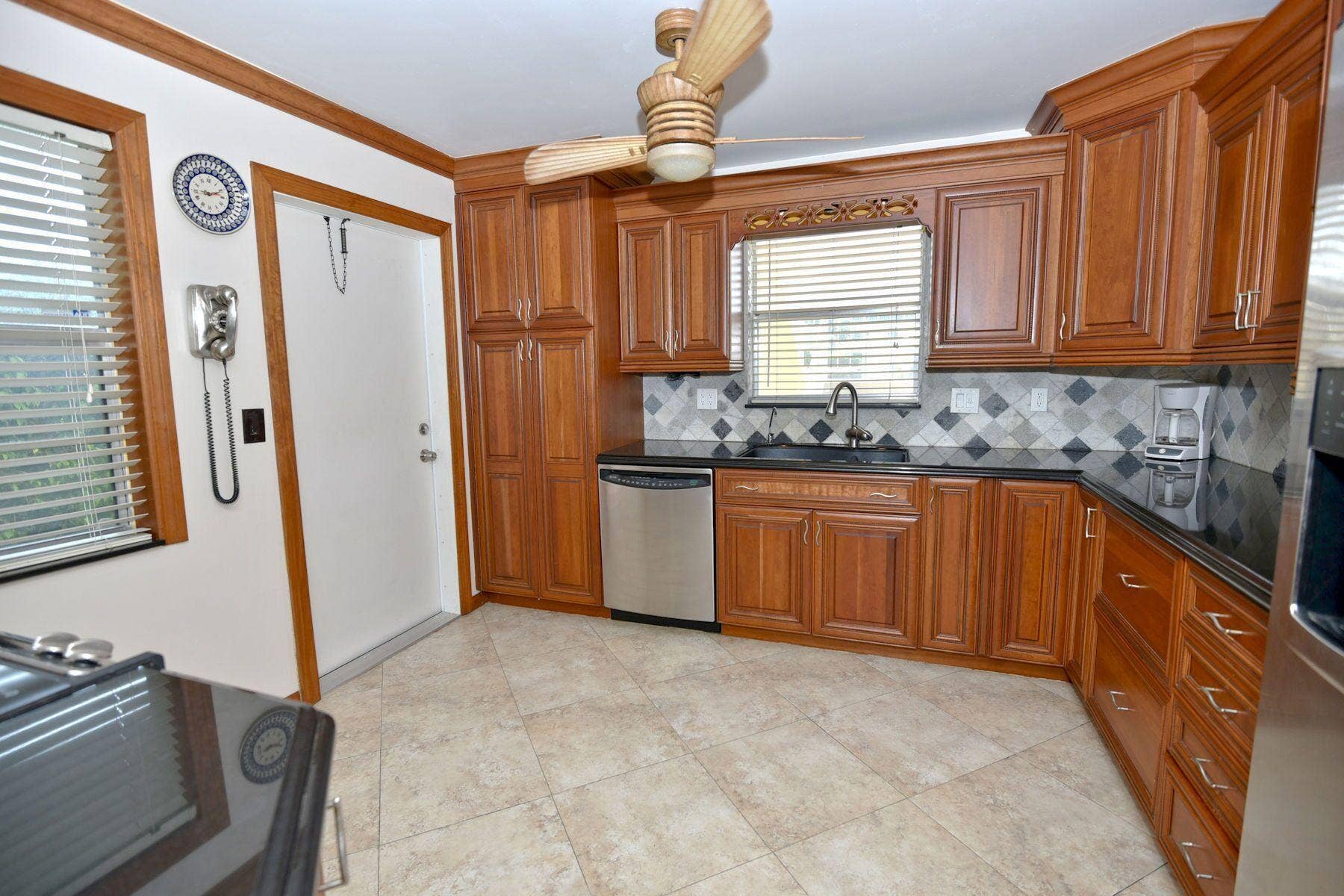 109 WETTAW Lane, #101, North Palm Beach, North Palm Beach, FL 33408 20190430161112433751000000-o