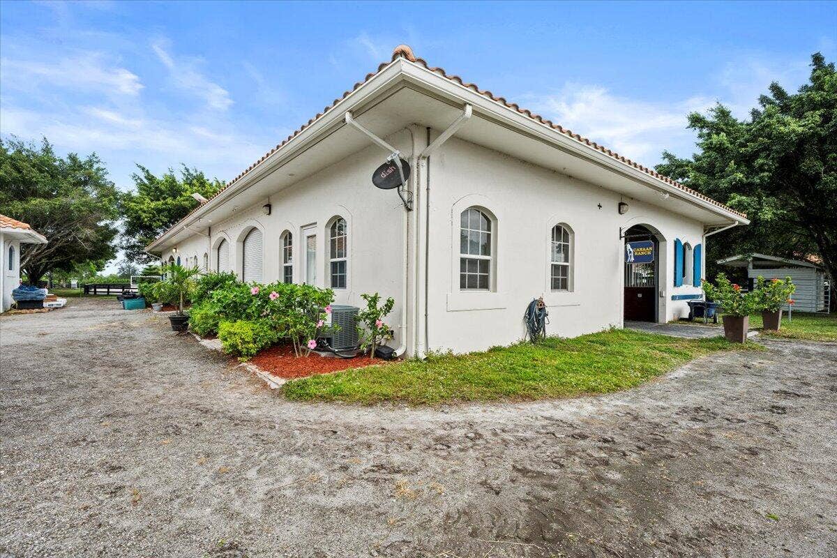 5625 140th Avenue S, Wellington, FL 33449 046-LUX_4750
