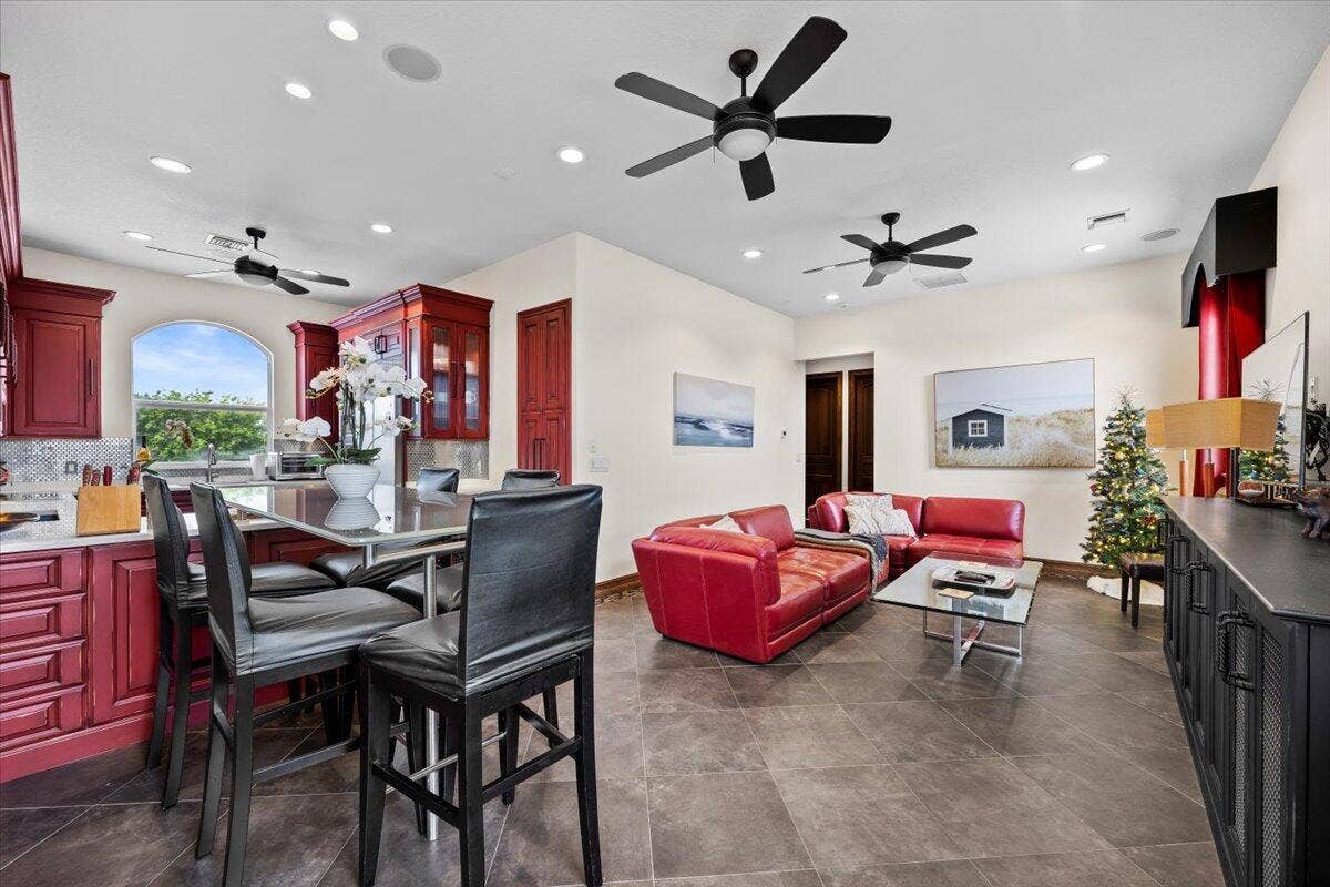 5625 140th Avenue S, Wellington, FL 33449 079-LUX_5012