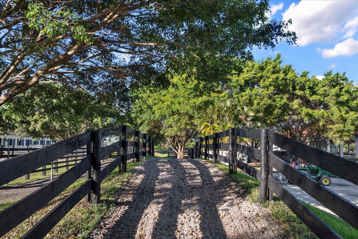 5625 140th Avenue S, Wellington, FL 33449 128-JLC_1000