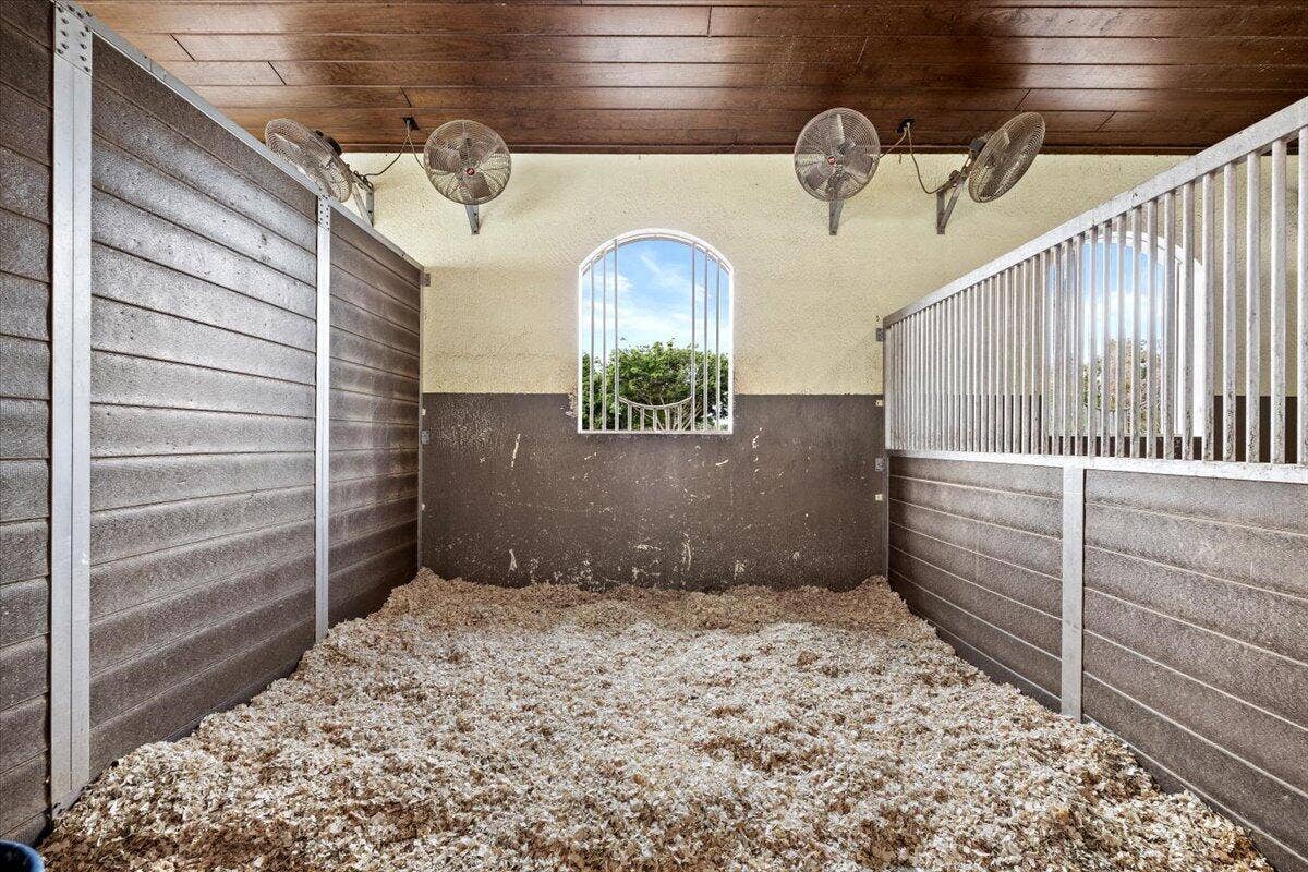 5625 140th Avenue S, Wellington, FL 33449 035-LUX_4658