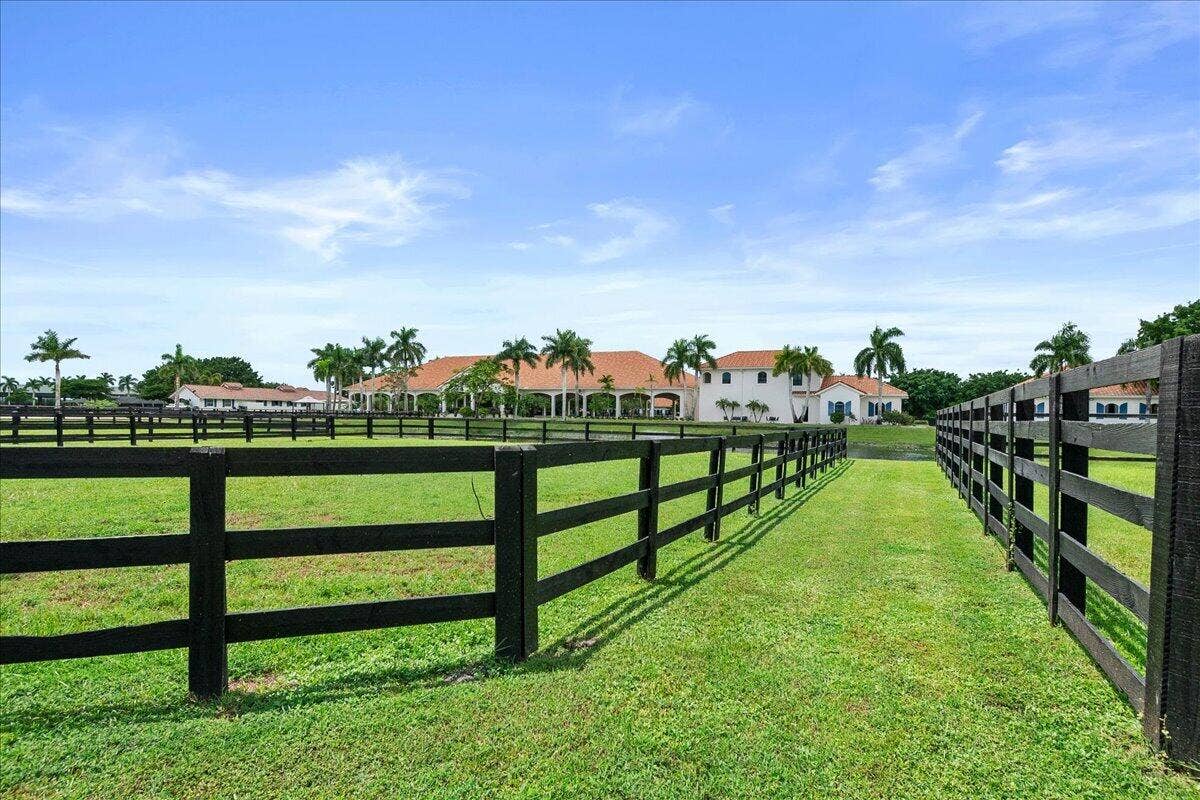 5625 140th Avenue S, Wellington, FL 33449 07-JLC_4232