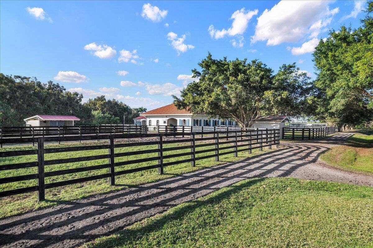 5625 140th Avenue S, Wellington, FL 33449 129-JLC_1005