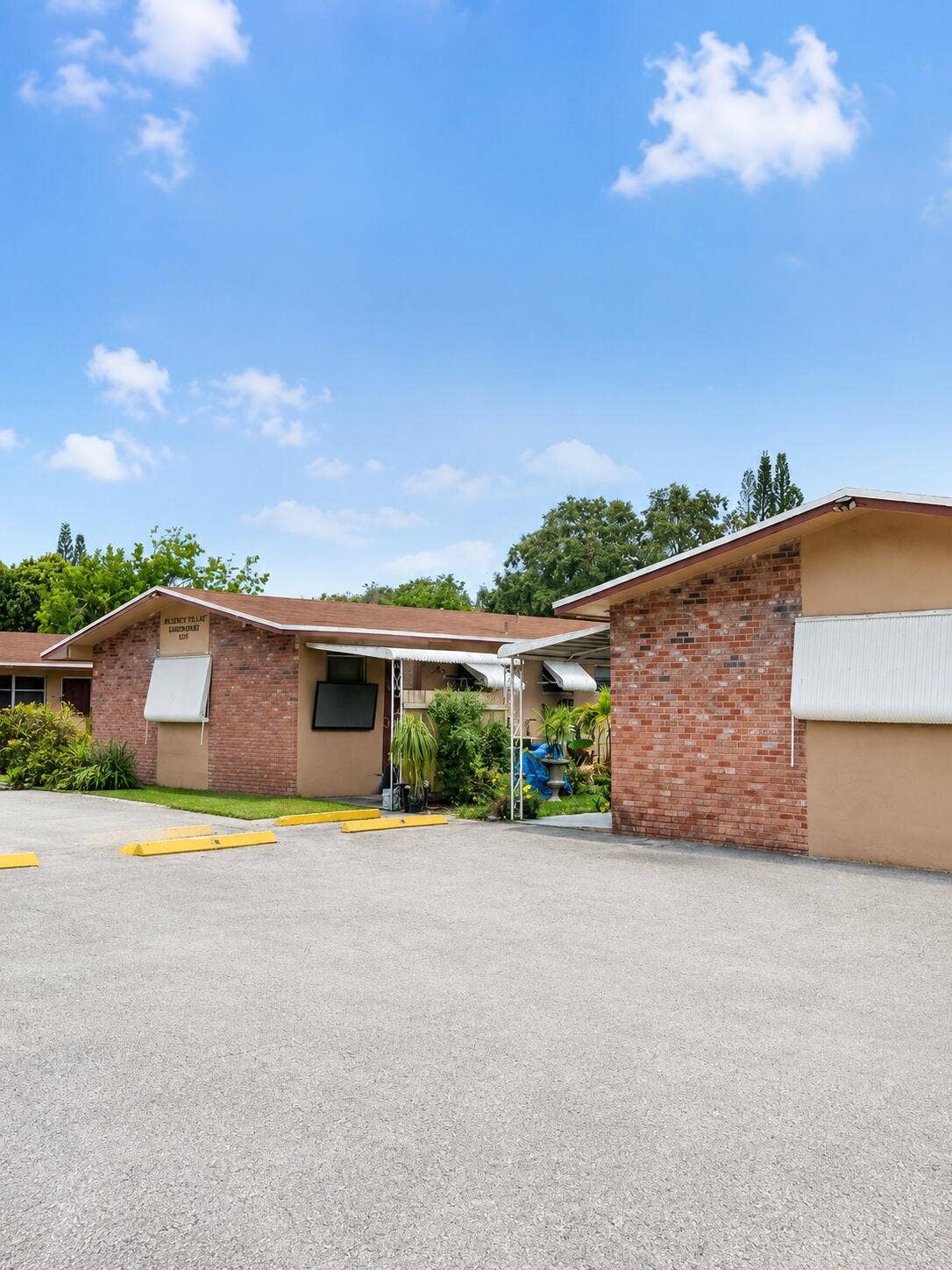 2738 FILLMORE Street, Hollywood, FL 33020 f0b4cd7f-9992-487c-bb3a-a42b4869ec34