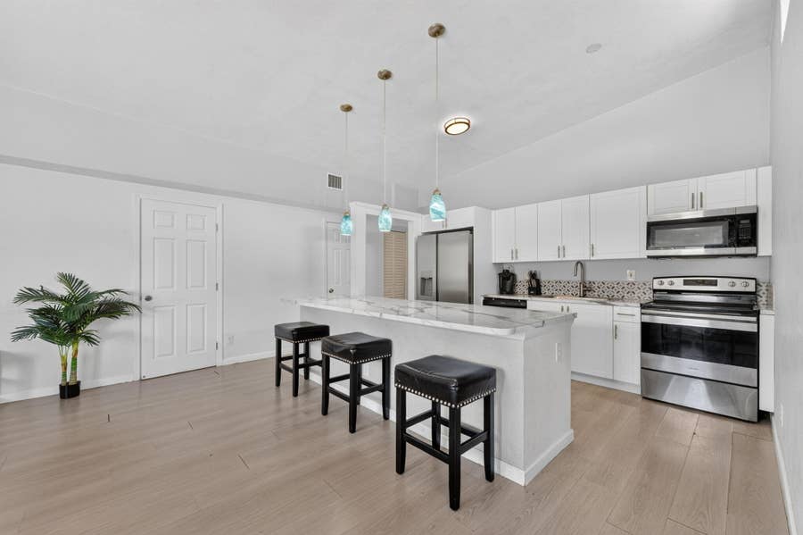Property photo for 910 NW 17TH Avenue, Fort Lauderdale, FL