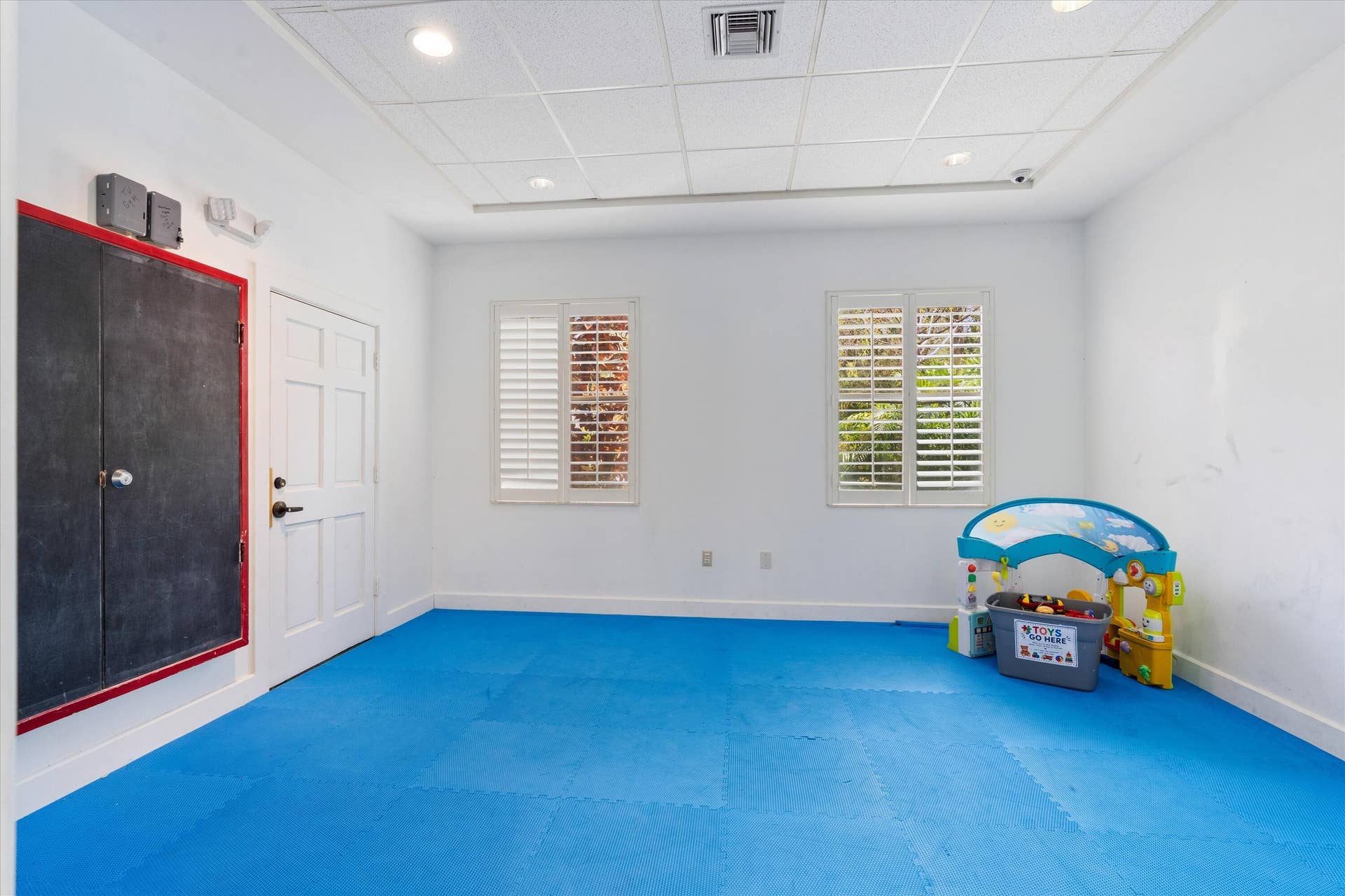 6376 W SAMPLE Road, #6376, Coral Springs, FL 33067 Kids Playroom