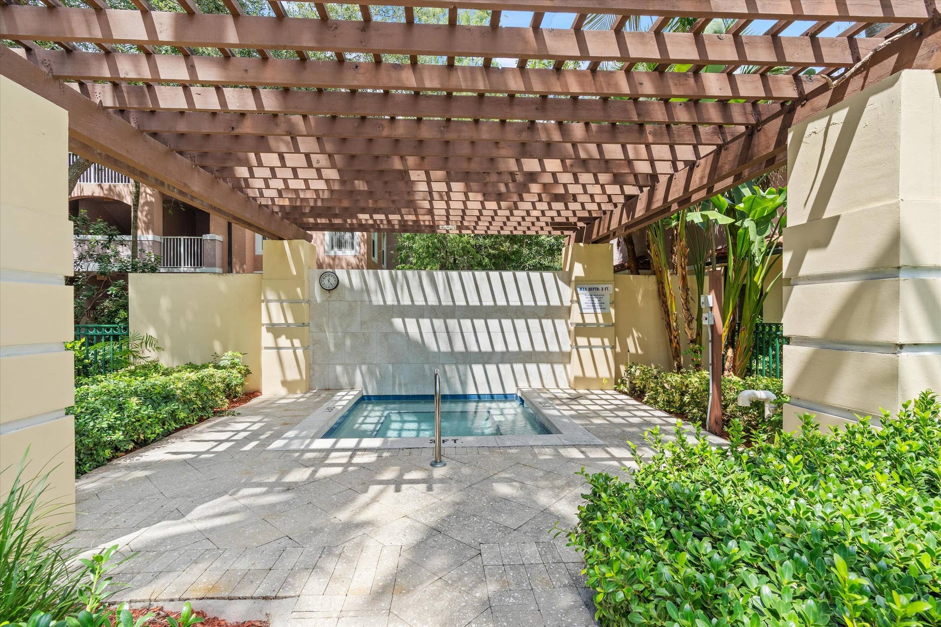 6376 W SAMPLE Road, #6376, Coral Springs, FL 33067 Hot Tub