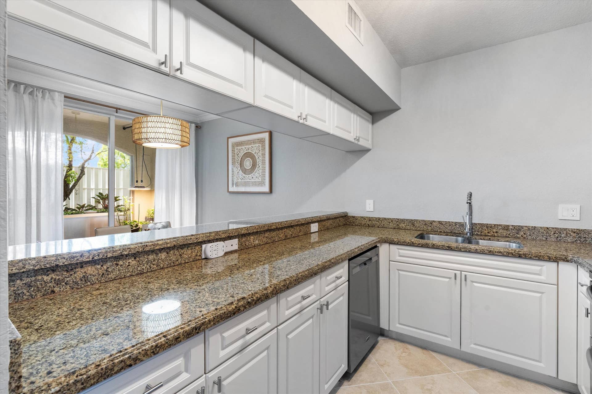 6376 W SAMPLE Road, #6376, Coral Springs, FL 33067 Kitchen and Bar and Dining Room