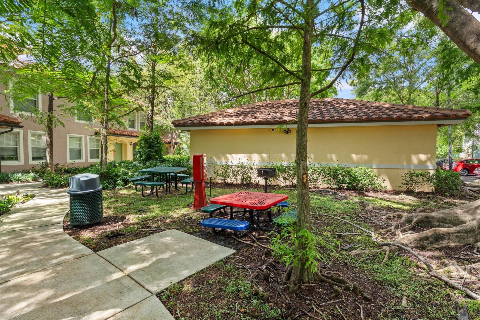 6376 W SAMPLE Road, #6376, Coral Springs, FL 33067 Picnic and Grilling Area