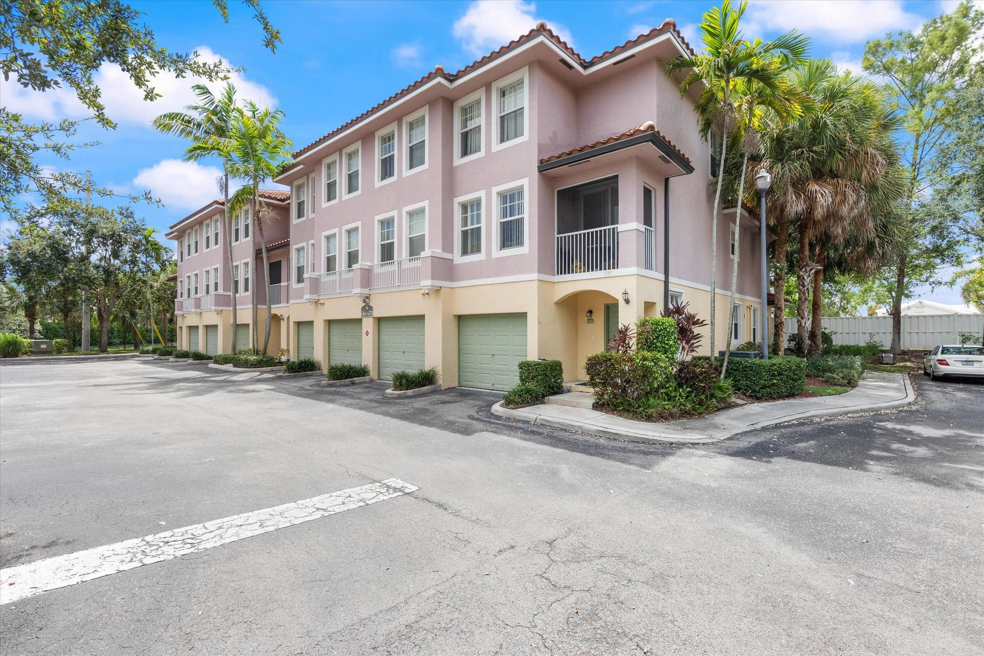 6376 W SAMPLE Road, #6376, Coral Springs, FL 33067 Building Exterior