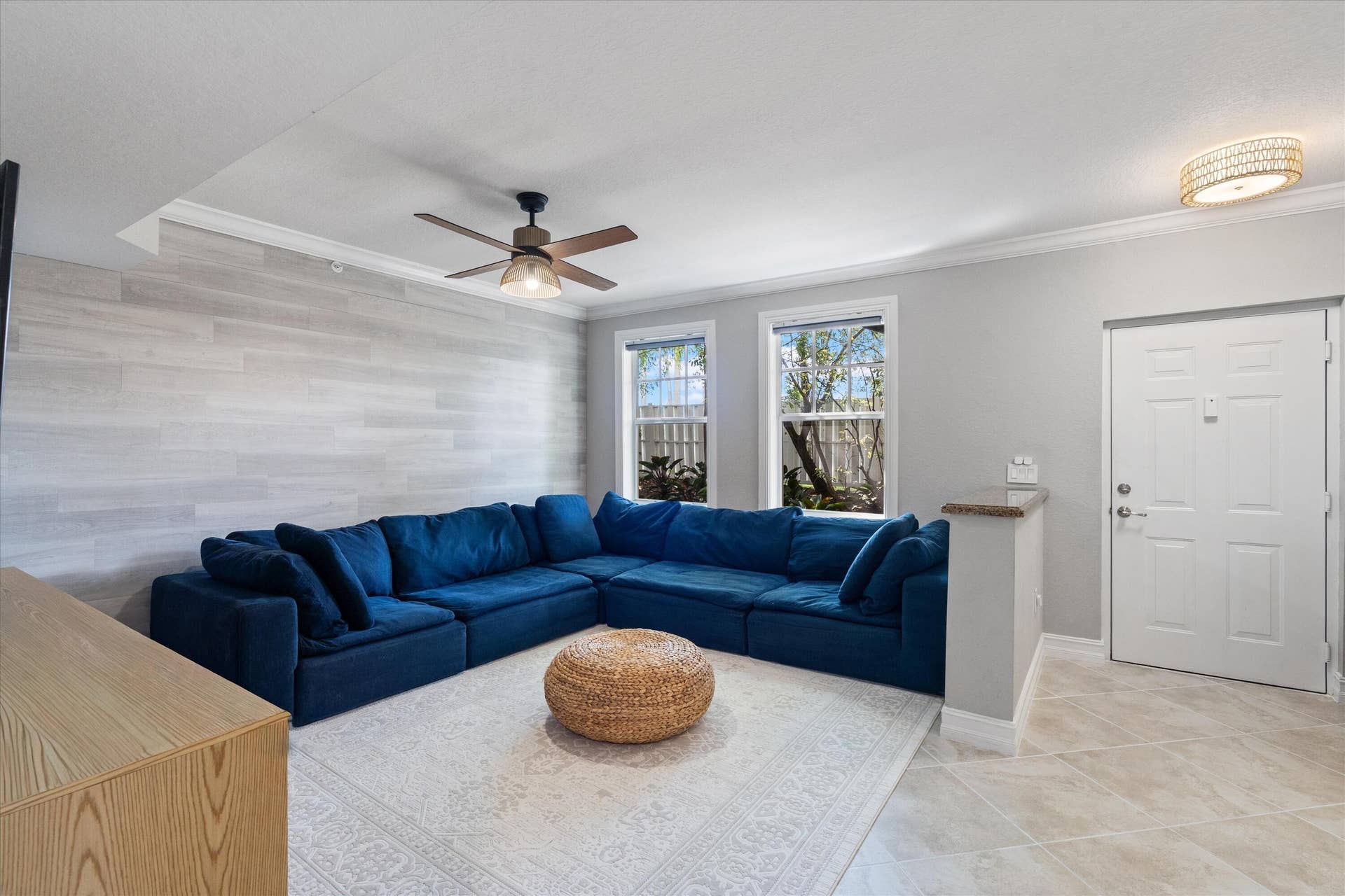 6376 W SAMPLE Road, #6376, Coral Springs, FL 33067 Living Room