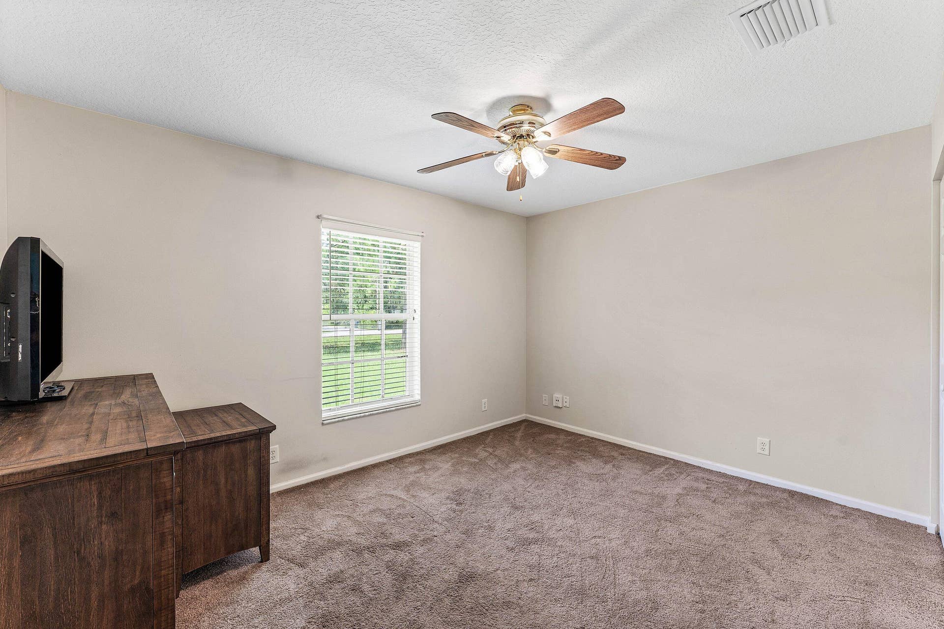 022-1231566thStreetNorth-WestPalmBeach-F