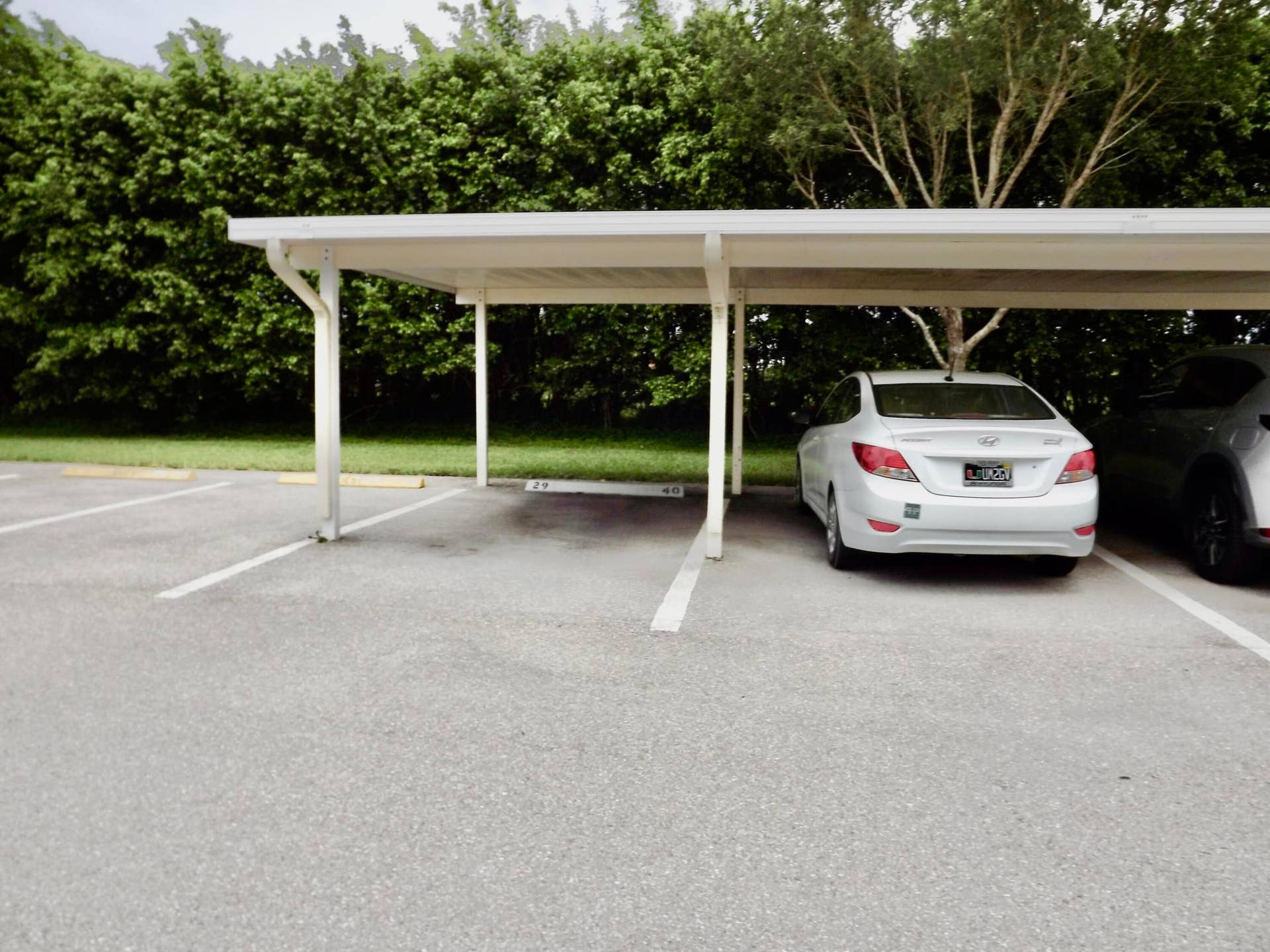 deeded covered parking space comes with unit