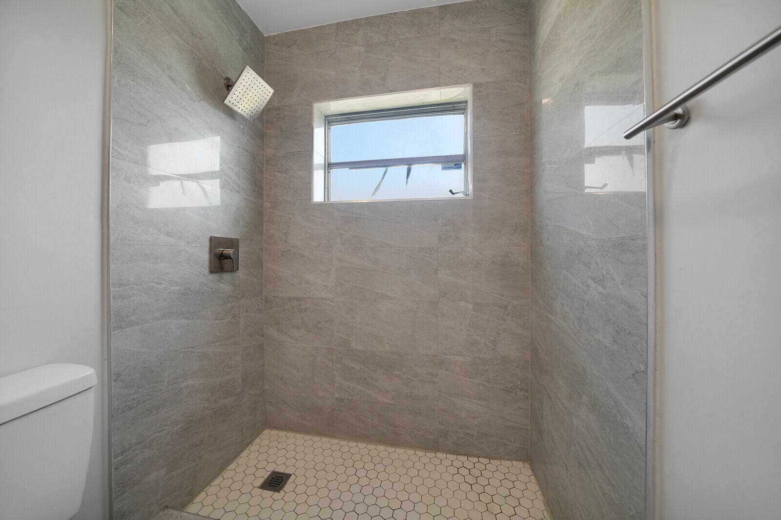 1060 NW 49th Court, Deerfield Beach, FL 33064 Second Bathroom