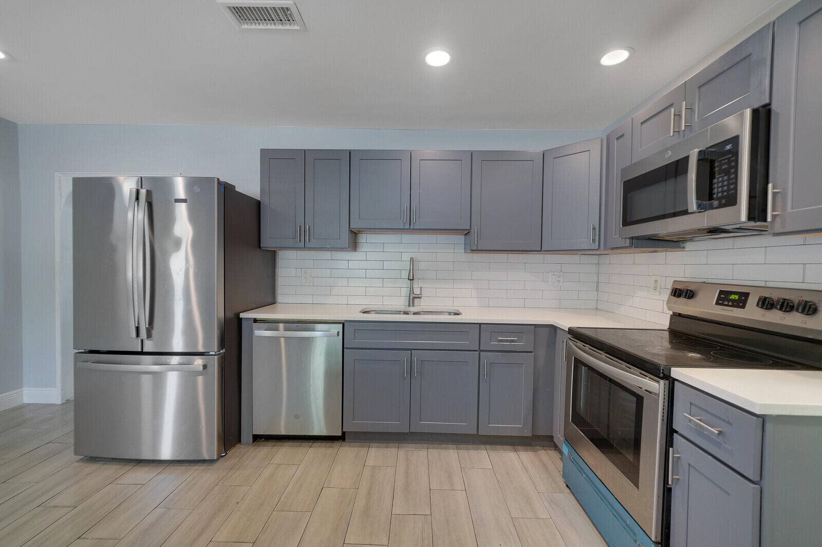 1060 NW 49th Court, Deerfield Beach, FL 33064 Kitchen
