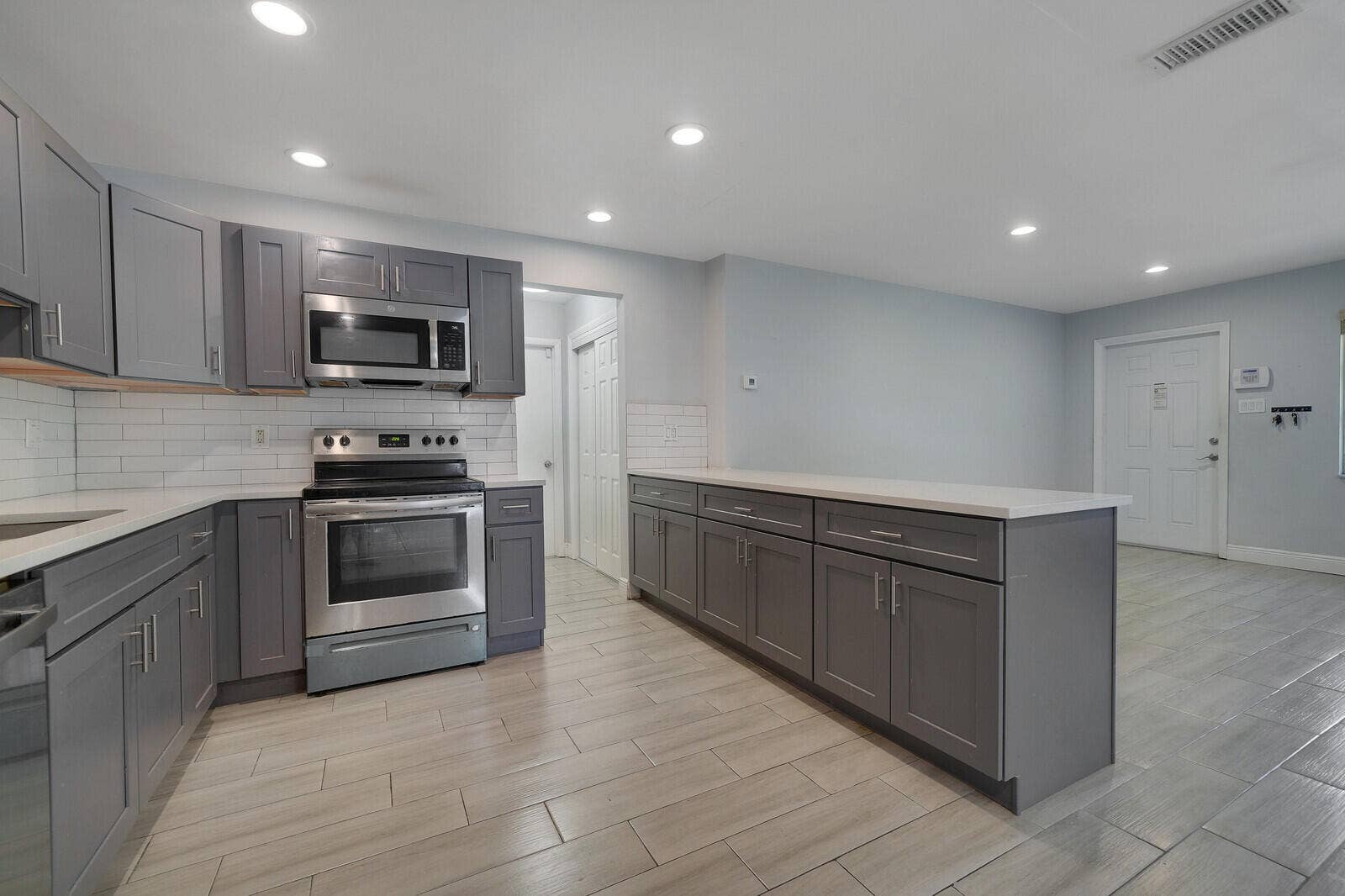 1060 NW 49th Court, Deerfield Beach, FL 33064 Kitchen