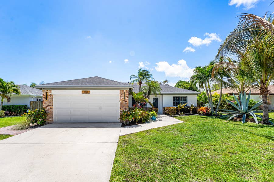 Property photo for 140 Arrowhead Circle, Jupiter, FL