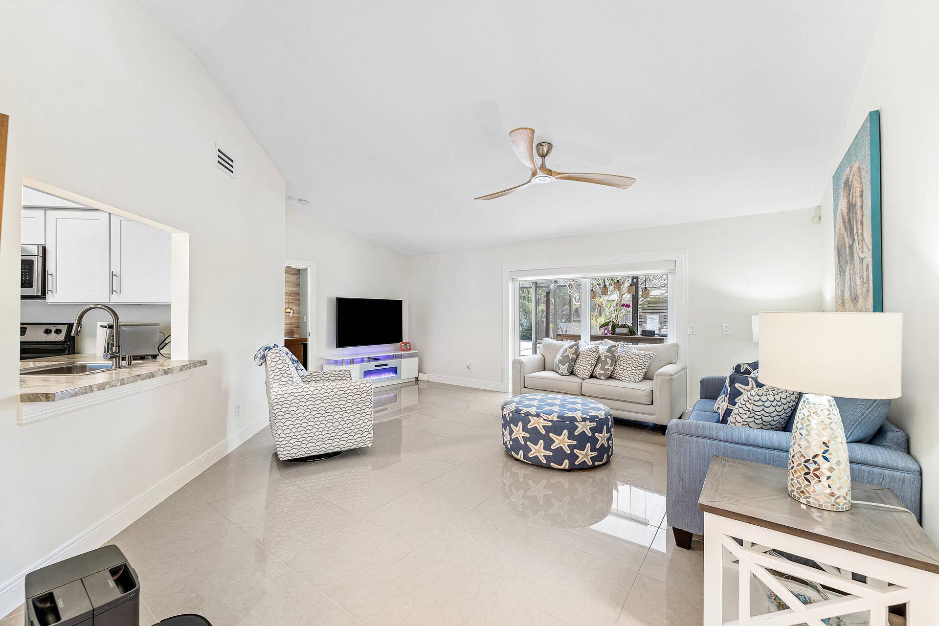 005-140ArrowheadCircle-Jupiter-FL-33458-