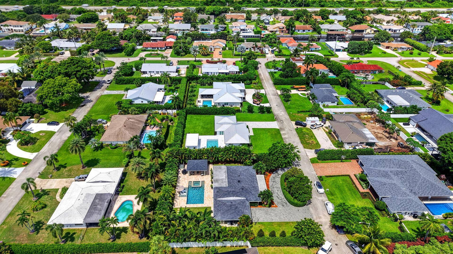 916 SW 36TH Court, Boynton Beach, FL 33435 78-web-or-mls-DJI_20260902122450_0884_D