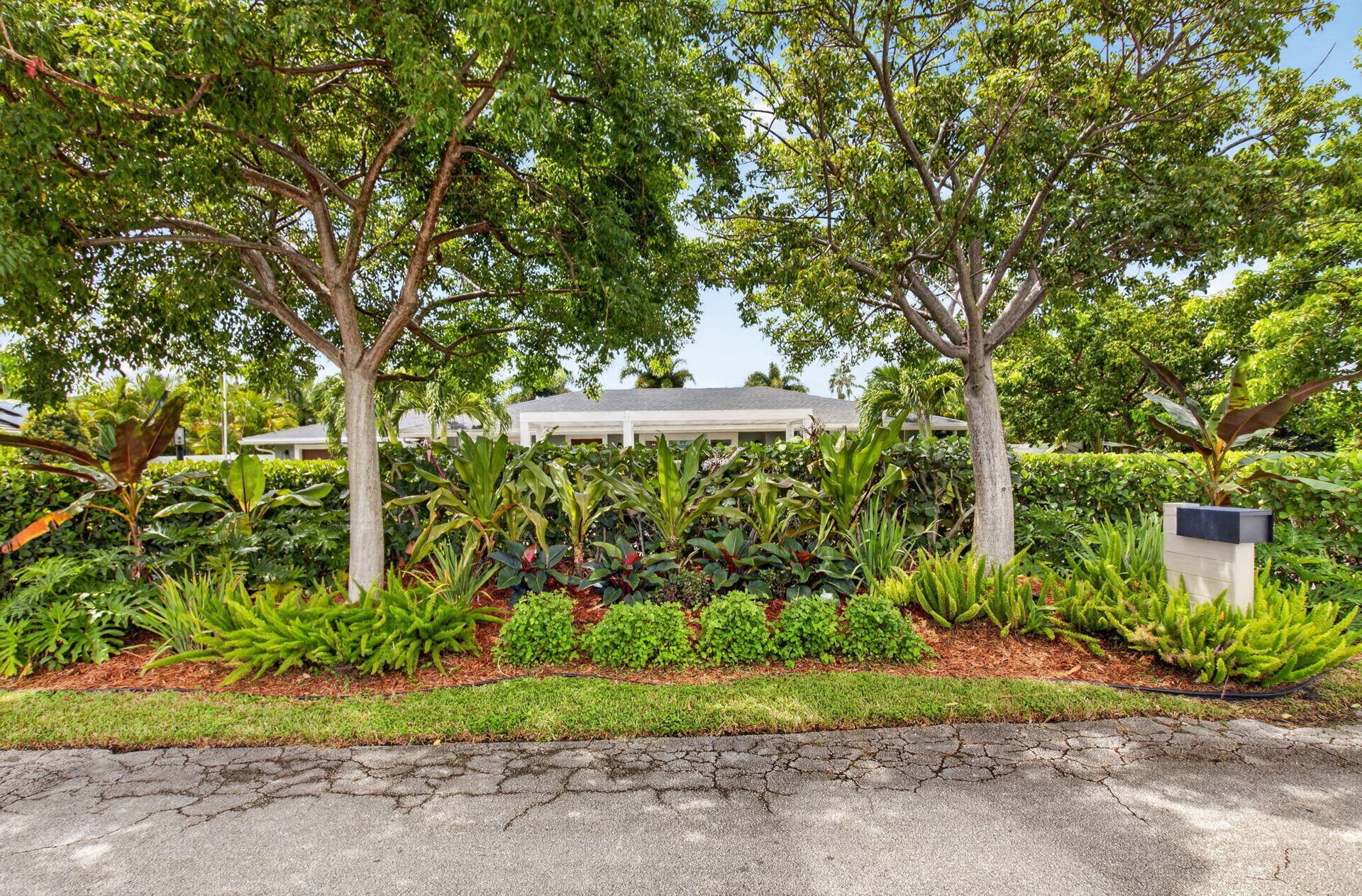 916 SW 36TH Court, Boynton Beach, FL 33435 4-web-or-mls-DSC_0599