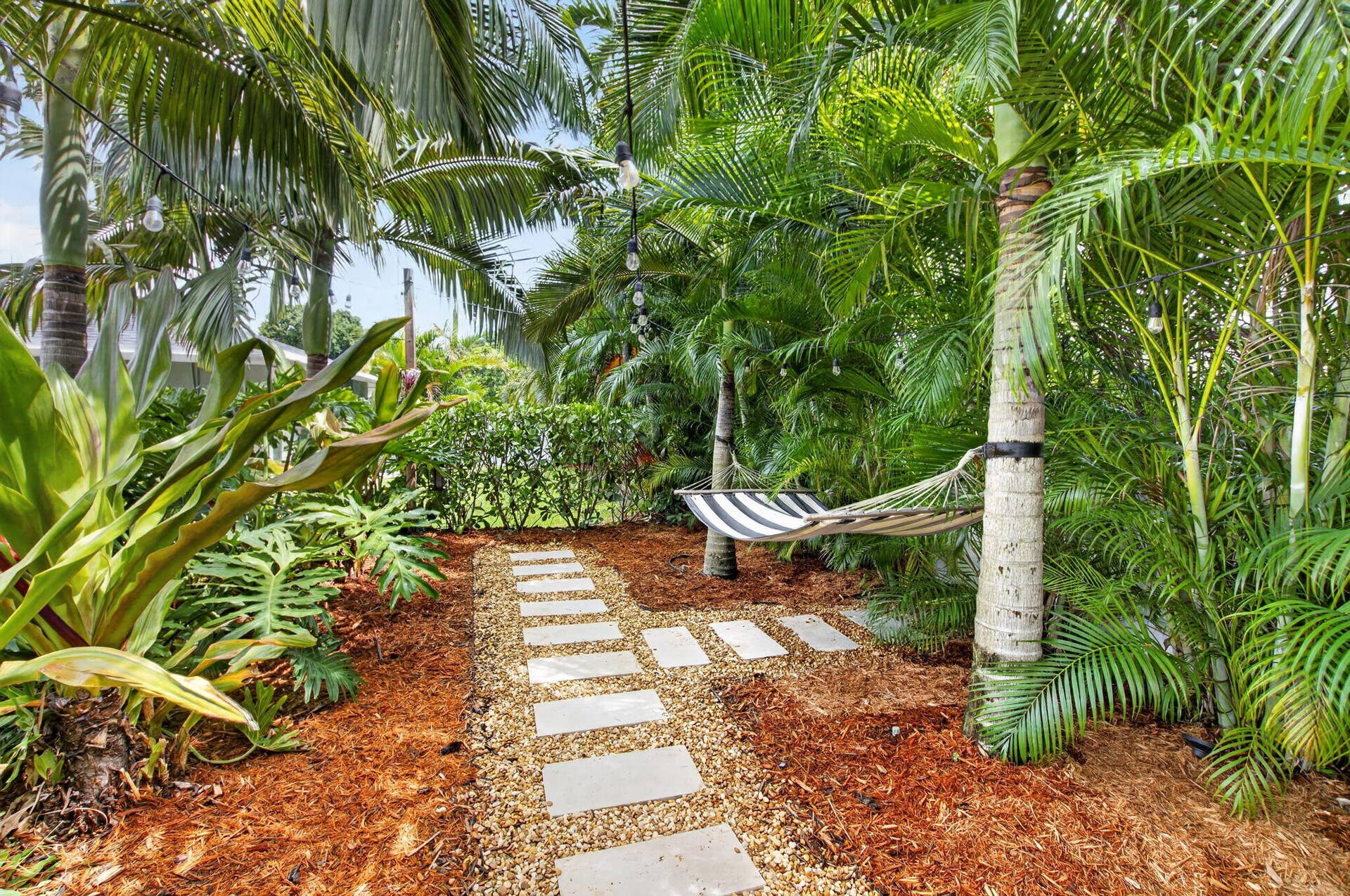 916 SW 36TH Court, Boynton Beach, FL 33435 57-web-or-mls-DSC_0489